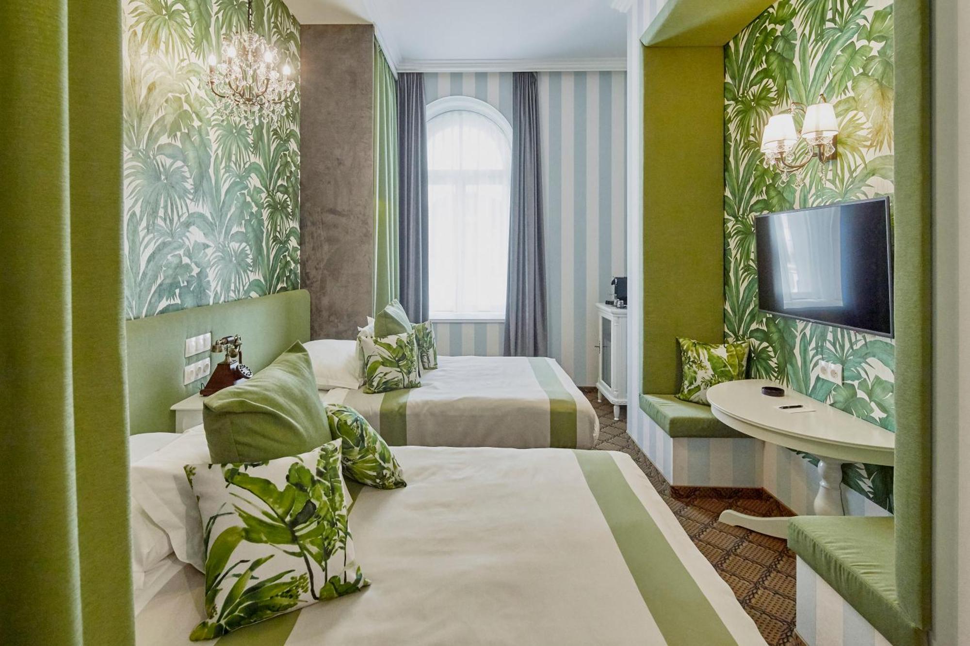 Superior Double Room with Two Double Beds,1279920904:JPEG