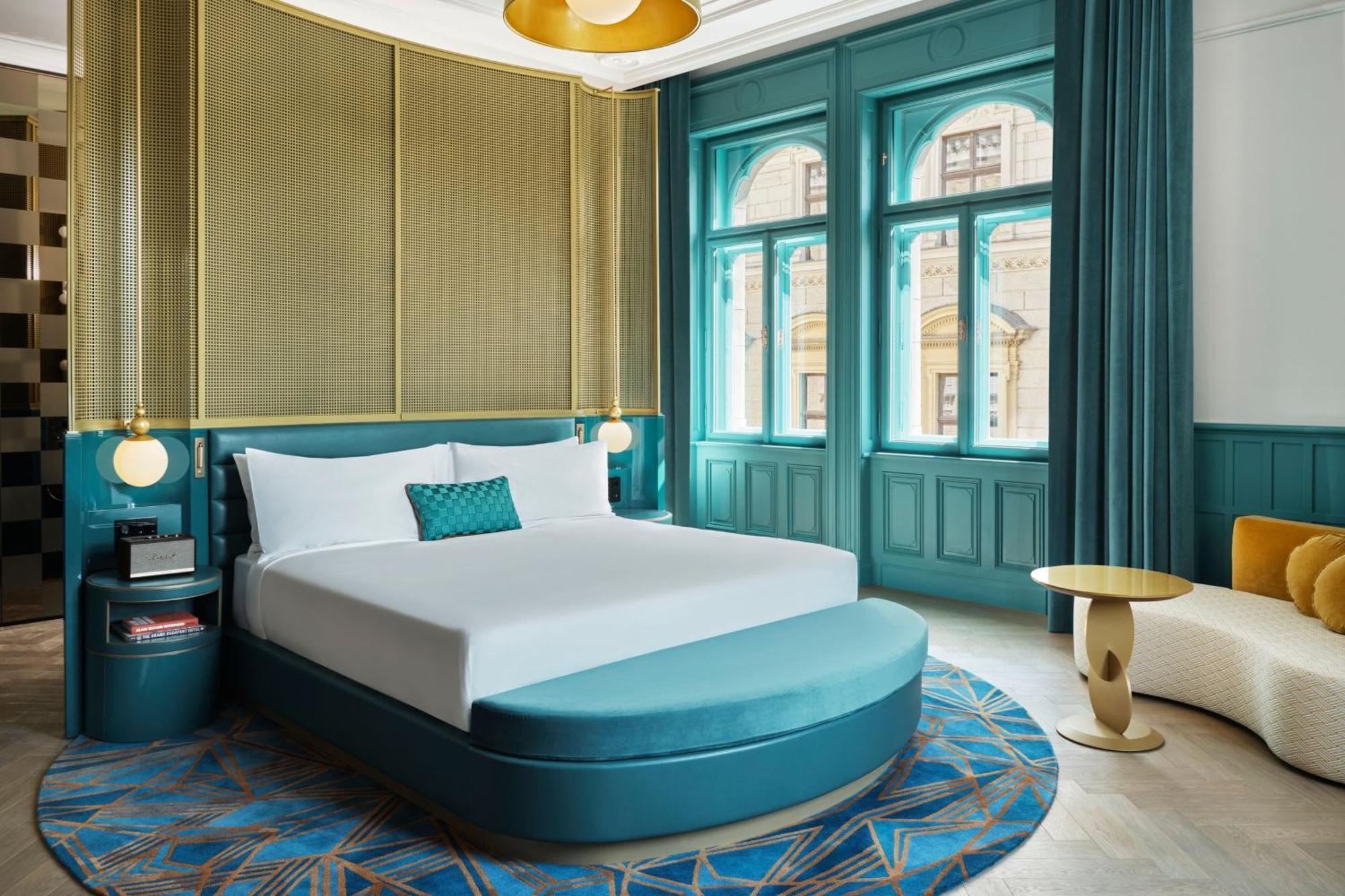 Superior King Suite with City View