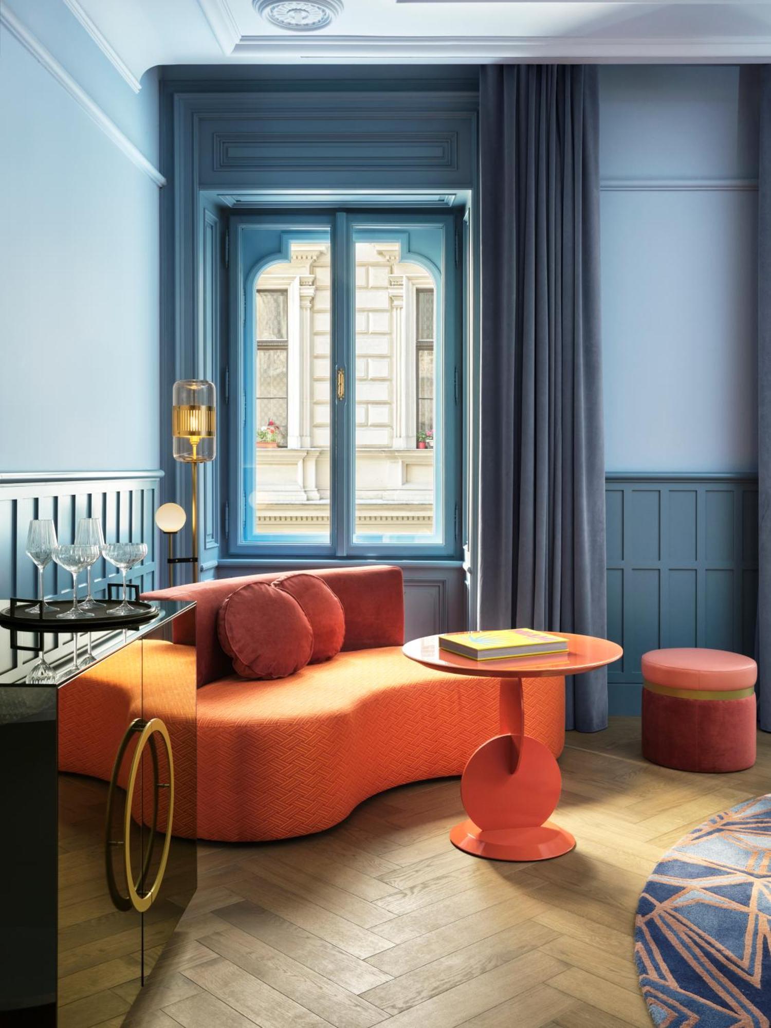 Deluxe Twin Room with Street View