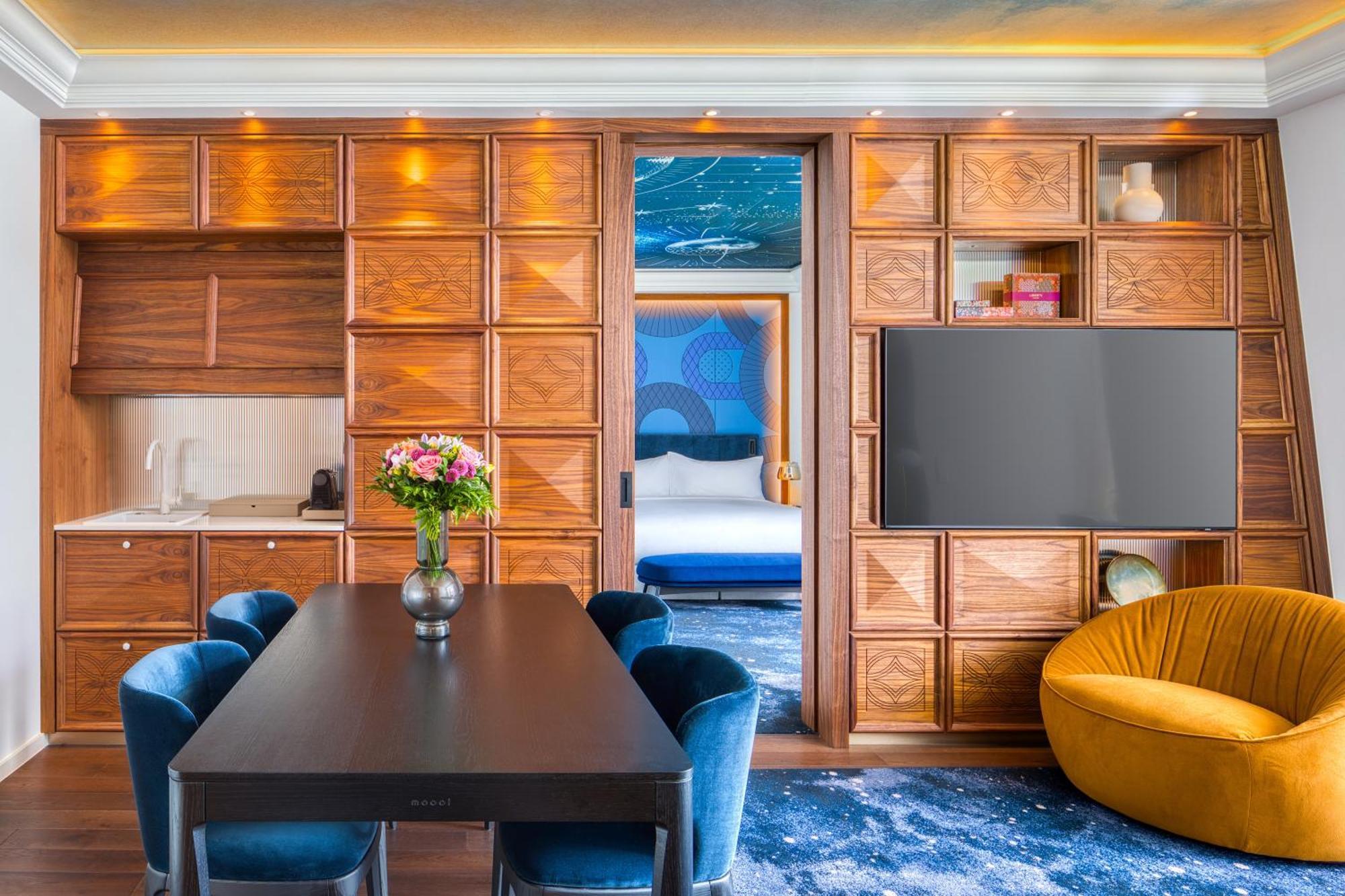 Cosmos Suite