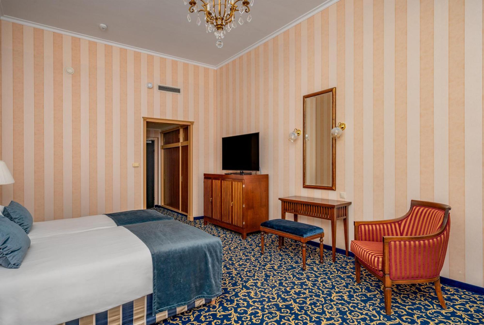Deluxe Plus Room