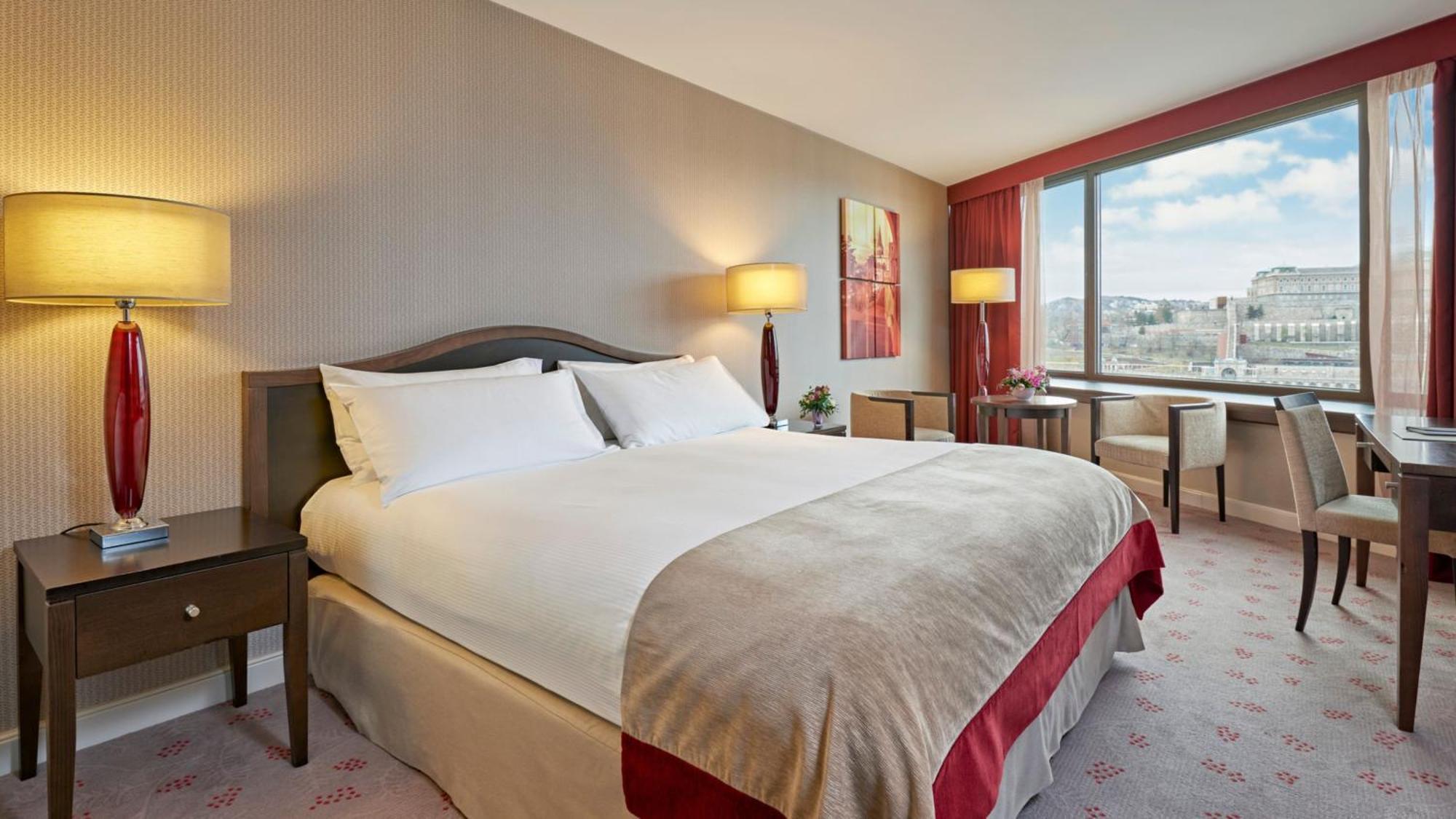 Premium Queen Room with River View - Top Floor