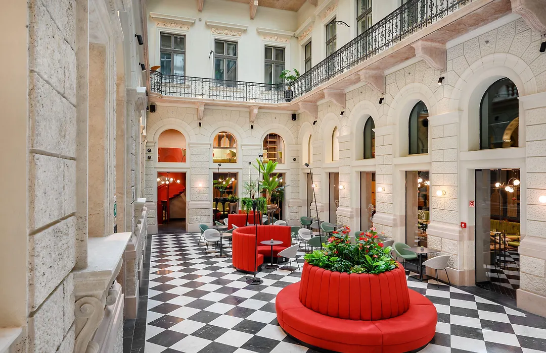 Hotel Oktogon Haggenmacher By Continental Group-1