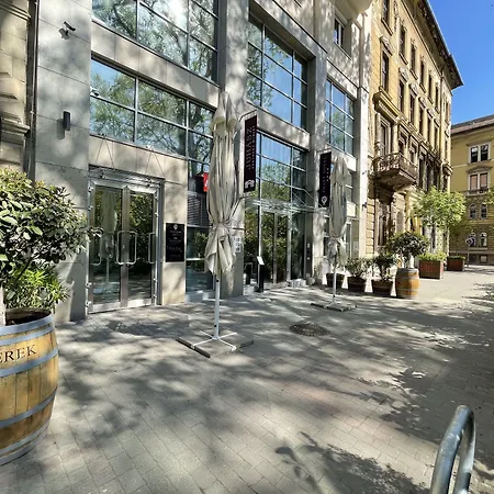 Smart Hotel Budapest-3