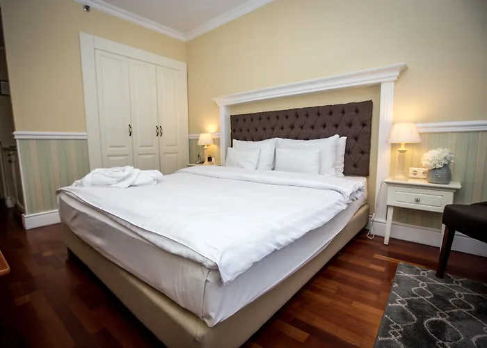 Queen'S Court Hotel & Residence Budapest